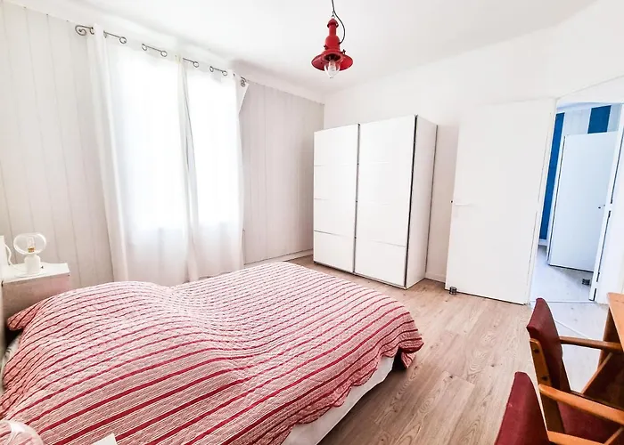 Appartement Brice Marine - T4 Climatise En Centre-ville Le Lavandou